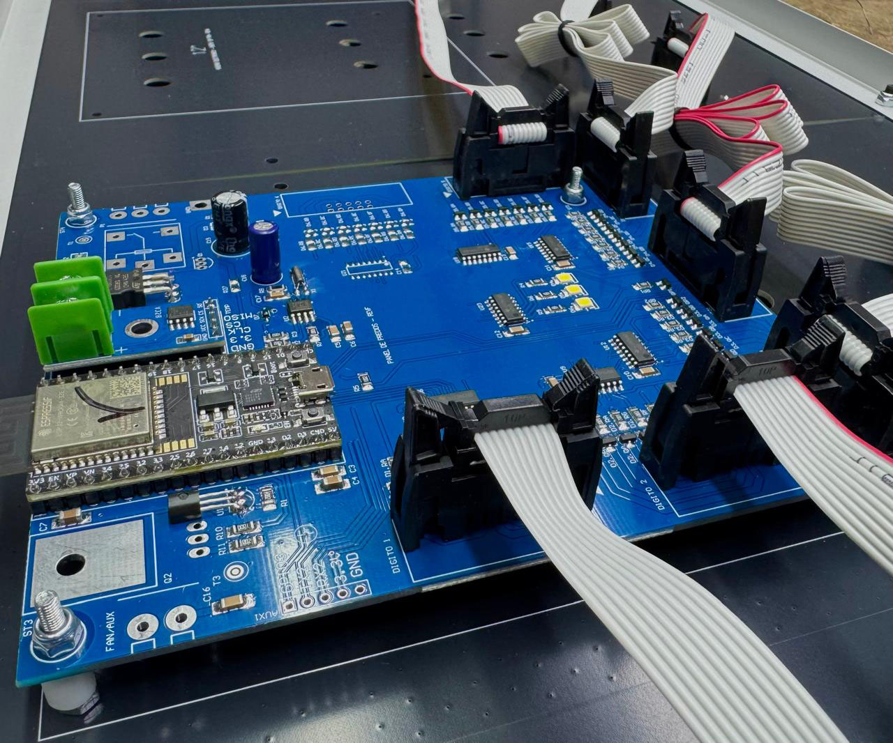 Placa electrónica de control con módulo ESP32